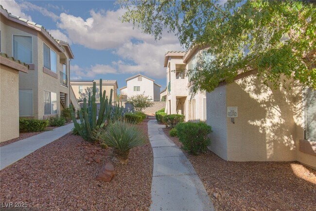 Foto del edificio - 5710 E Tropicana Ave