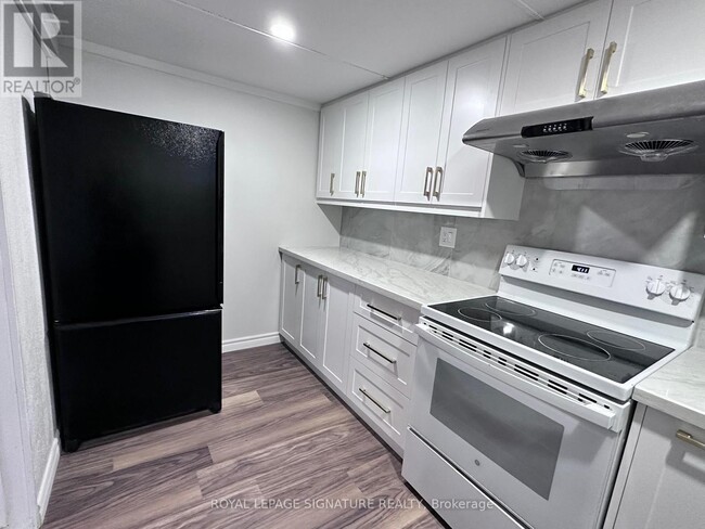 Building Photo - 55 Munson Crescent