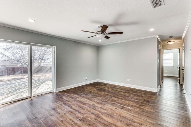 Building Photo - 3BD Home in Mansfield Beautifully Updated!