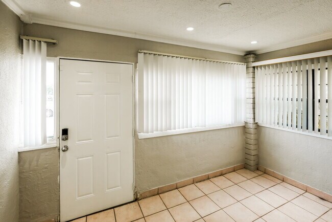 Foto del edificio - 1875 NW 151st St