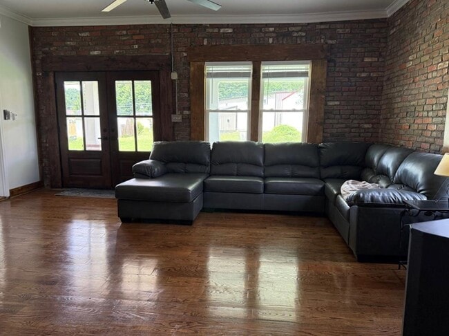 Building Photo - 110 Vincent Ln