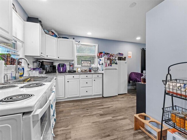 Foto del edificio - 7181 49th Ave N