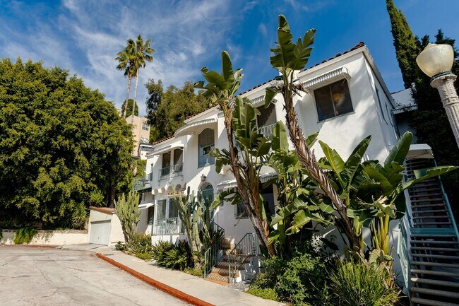 Foto del edificio - 2166 Beachwood Terrace