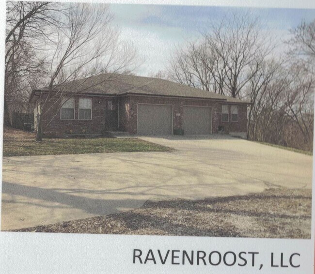 2 Bedroom 1 Bath - 603 W Royle St