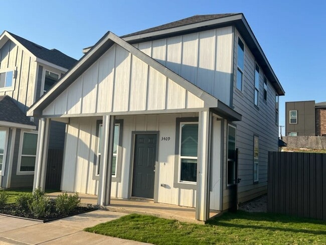 Building Photo - Stylish Two-Story Modern Home Available for Rent!