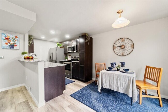 Foto del edificio - 4877 Bluestem Dr