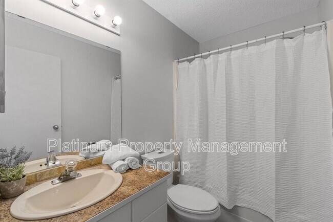 Photo du bâtiment - 6400 Coach Hill Rd SW
