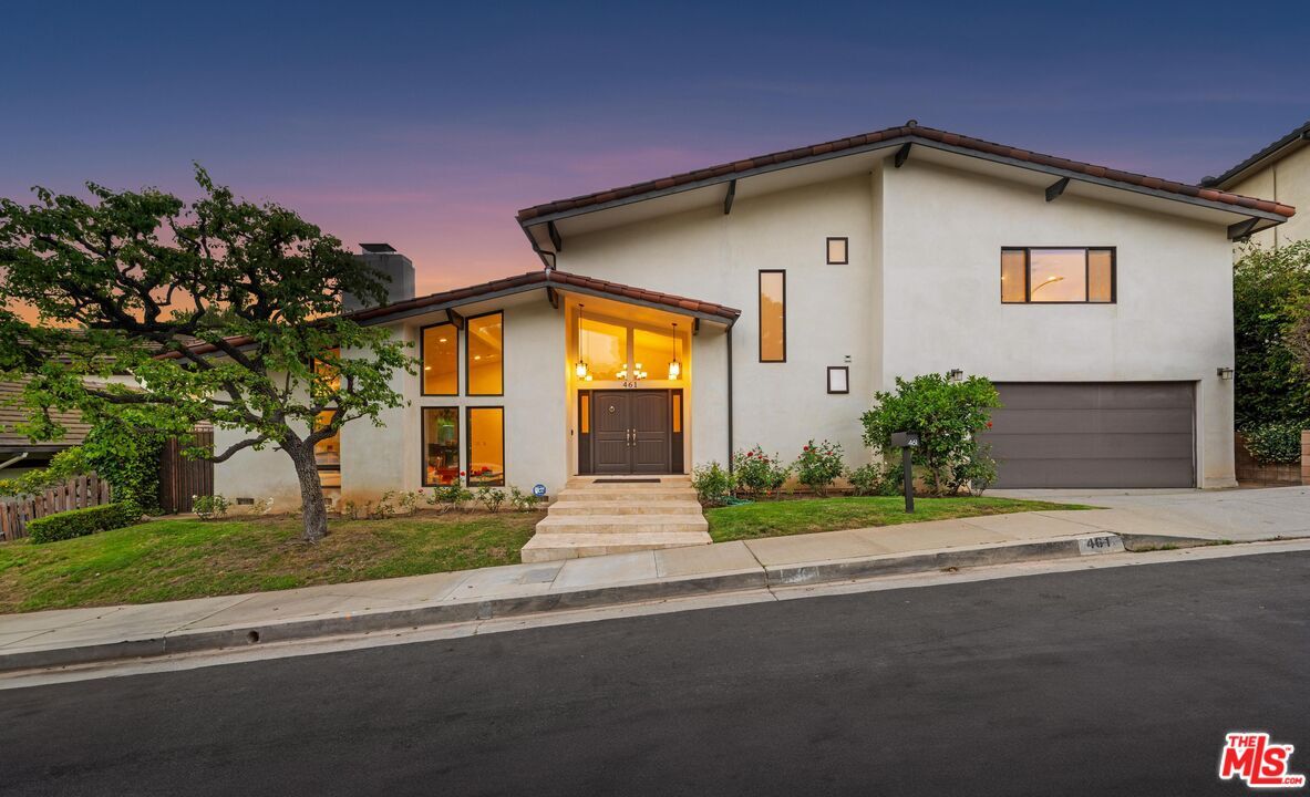Foto principal - 461 N Robinwood Dr
