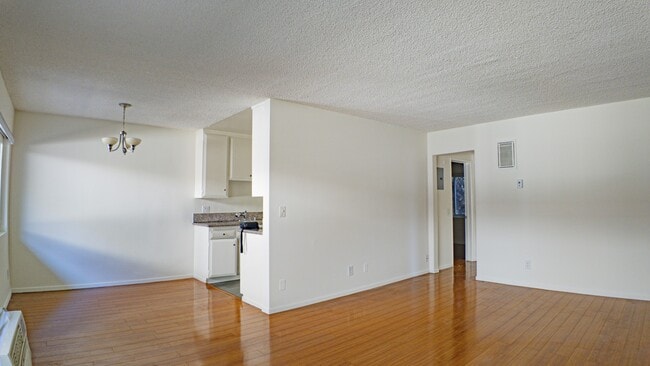Foto del edificio - 447 W Elk Ave