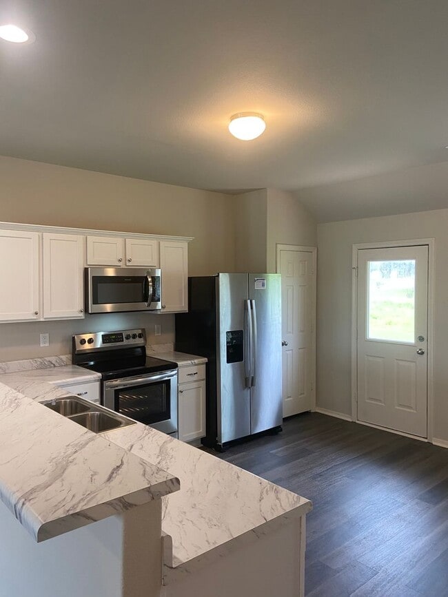 Building Photo - *PRE-LEASING* Three Bedroom | Two Bath Hom...