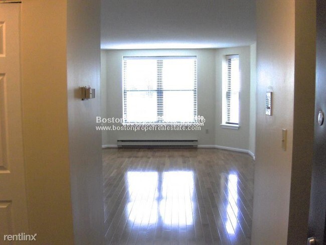 Building Photo - 30 Garrison St