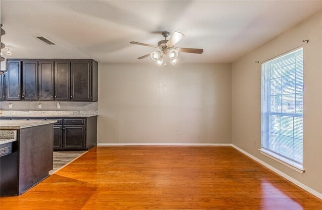 Building Photo - 1409 Mt Vernon Dr
