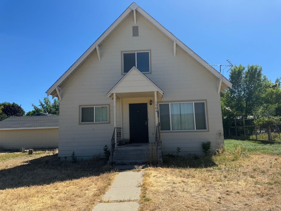 Foto principal - 1304 Riverside Dr