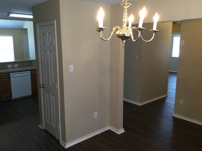 Foto del edificio - 5589 Hunters Bend Ln