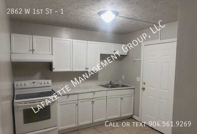 Foto del edificio - 2862 W 1st St
