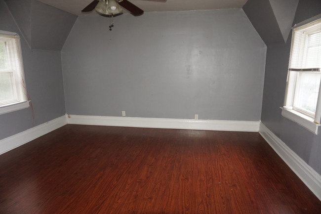 Building Photo - 404 W Livingston St