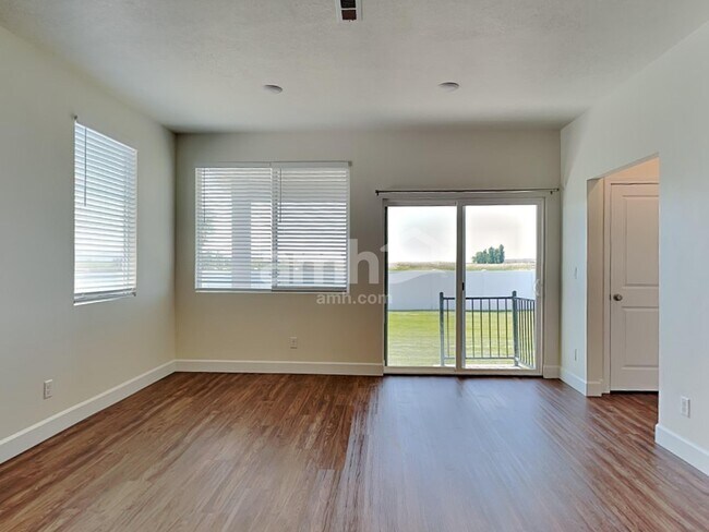 Foto del edificio - 3314 Fields Ave