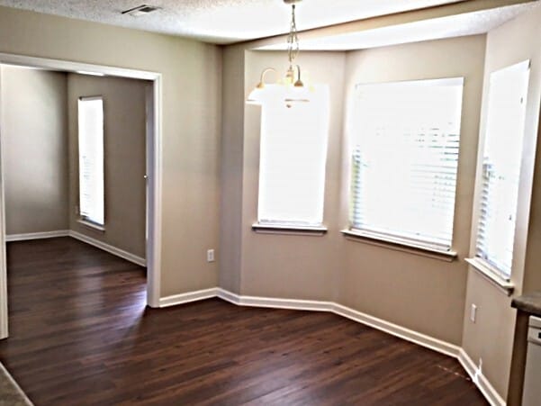 Building Photo - 128 Summer Trace Dr