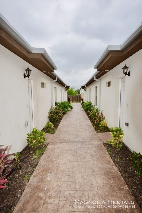 Building Photo - 207 Fig Drive