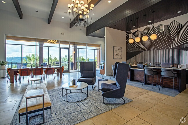 Oficina de arrendamiento - 10x Living at Grandview