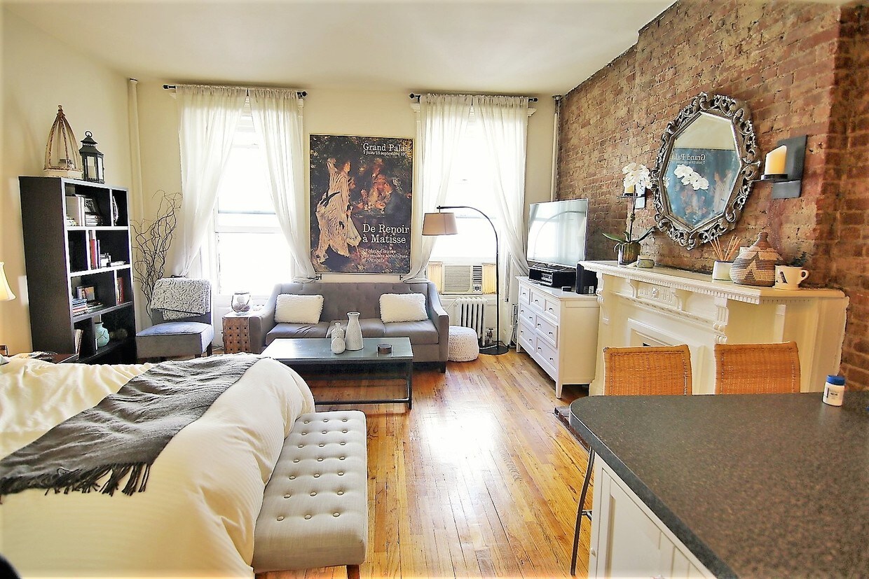 Primary Photo - 42 W 85th St