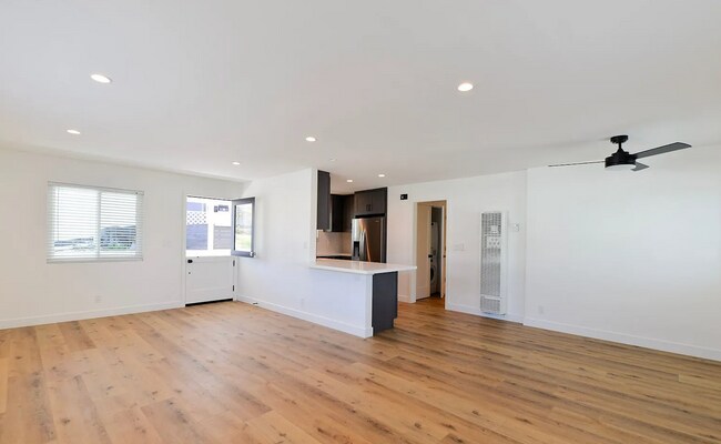 Foto del edificio - 223 Avenida De La Grulla