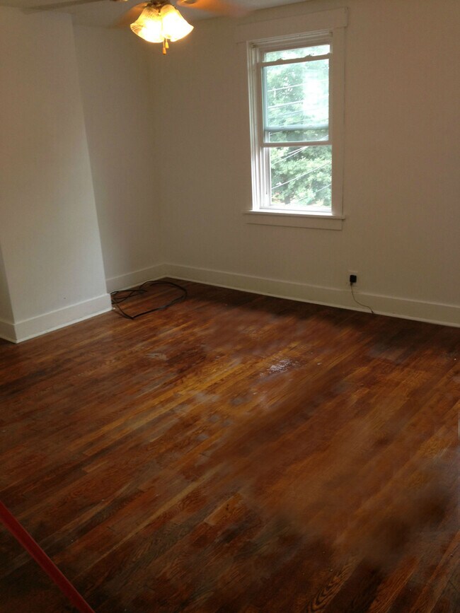 Photo - 1837 Fallowfield Ave House