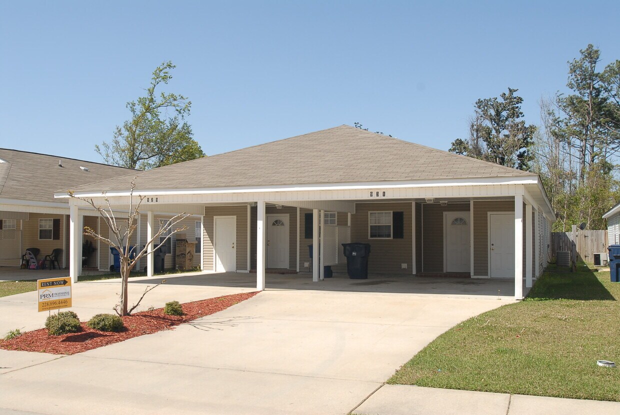 Foto principal - 929 Greystone Dr