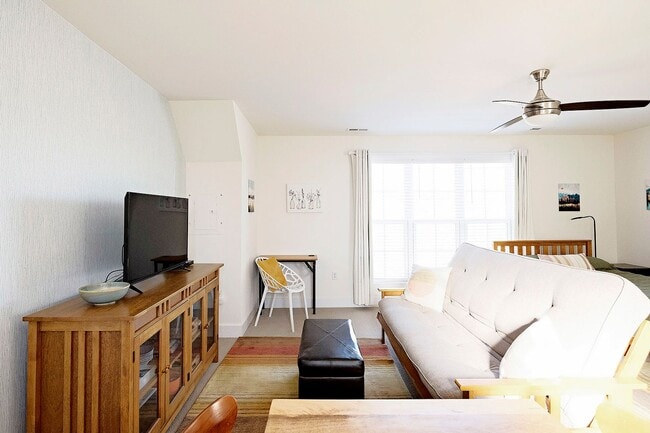 Building Photo - Fully Furnished Belvedere Studio – Move-In Ready with Utilities Included