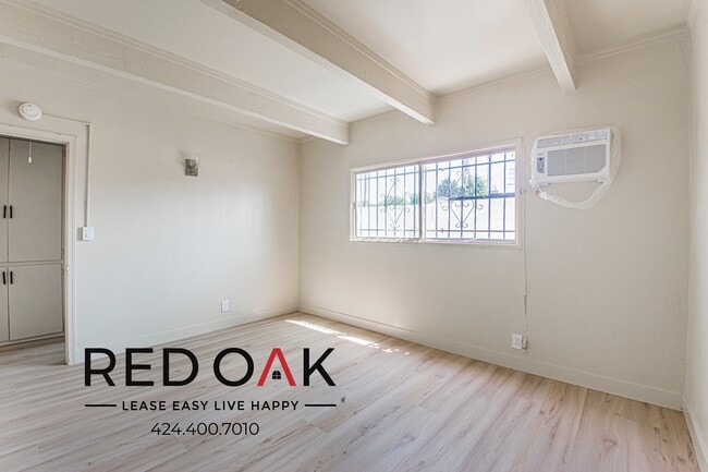 Building Photo - 7521 S Crenshaw Blvd