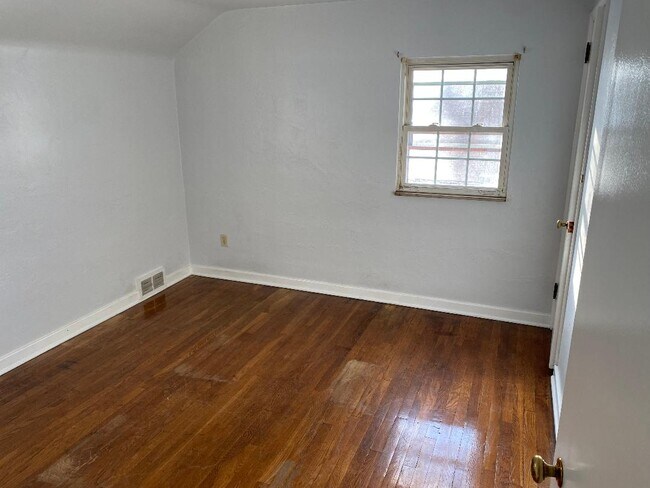 Foto del edificio - 4337 Clairton Blvd