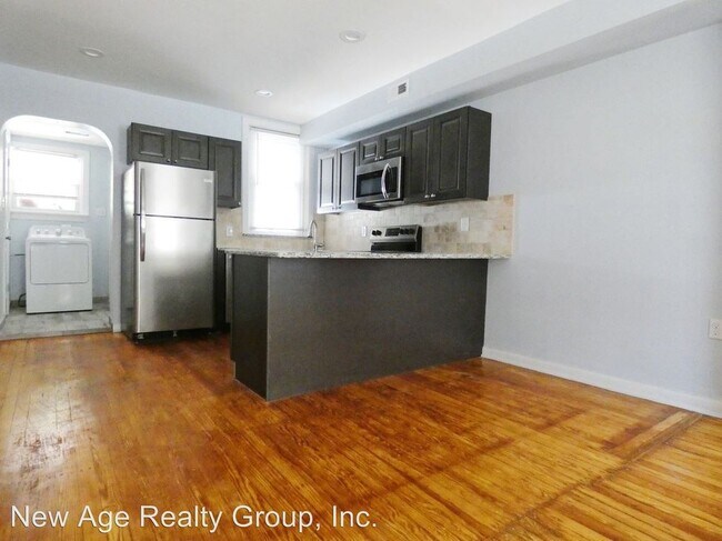 Building Photo - 4513 Saint Davids St