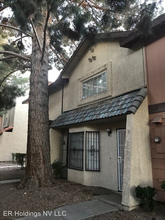 Primary Photo - 2 br, 1.5 bath House - 879 Rhinegold Way