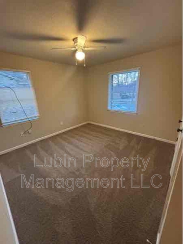 Building Photo - 4017 Mountain Terrace St