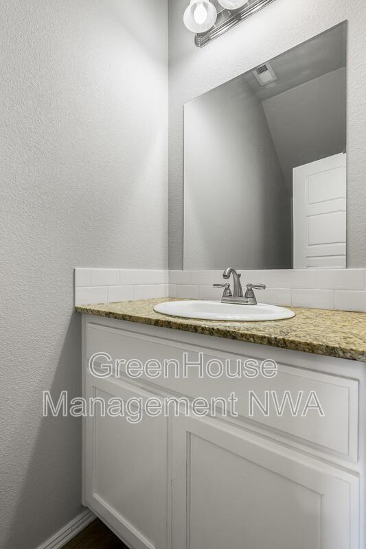 Foto del edificio - 820 Baker St NW