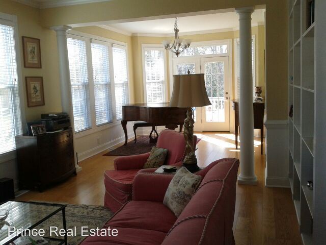 Foto del edificio - 131 Creeks Edge Dr