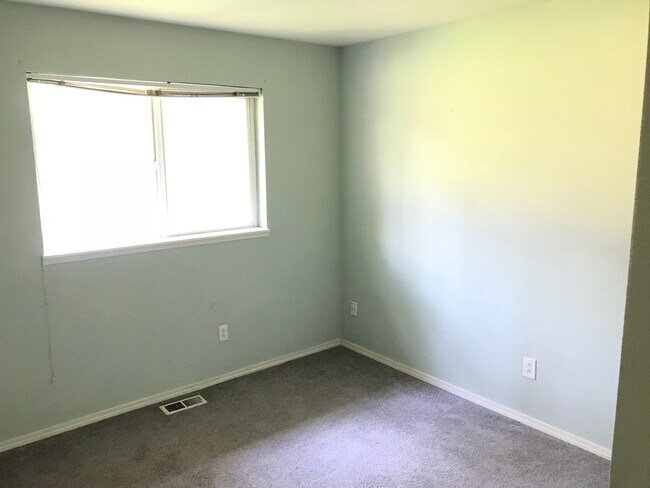 Foto del edificio - Spacious 3 bedroom **Coming Soon**