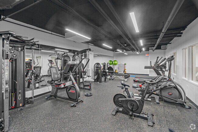 Gimnasia - Waterford Tower Apartments