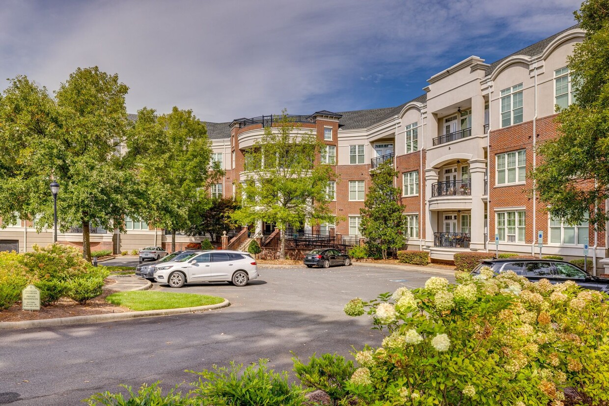 Foto principal - Fabulous 2 Bedroom 2 Bath Condo in Southga...