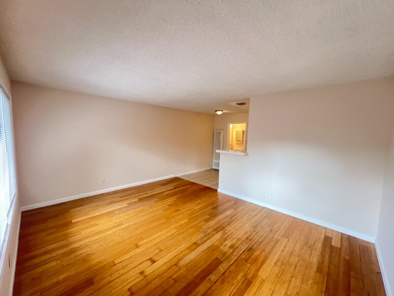 Foto principal - 2435 2nd St