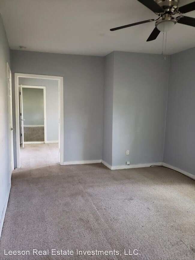 Building Photo - 4 br, 2 bath House - 270 E. 72nd