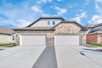 Building Photo - 7310 Coconut Bay Dr