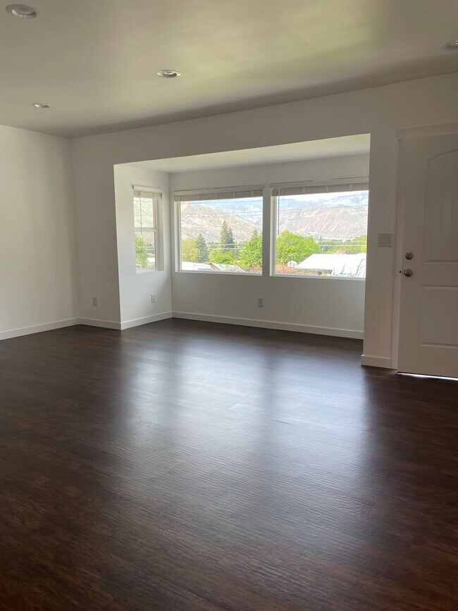 Foto del edificio - Now renting 2 bedroom
