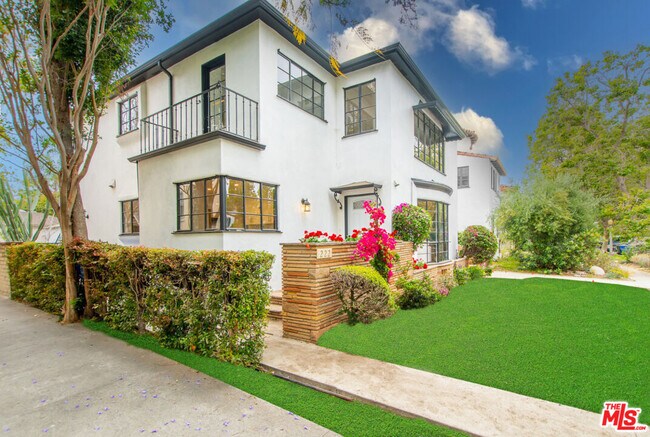 Foto del edificio - 222 Mansfield Ave