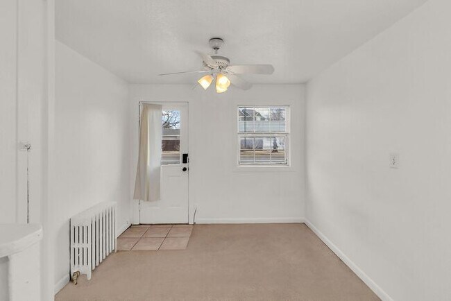Foto del edificio - Bright Downtown Studio Apartment