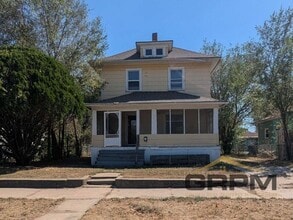 Building Photo - 119 W 13th Ave