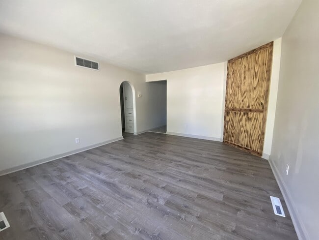 Building Photo - 2721 S Rose Marie Ct