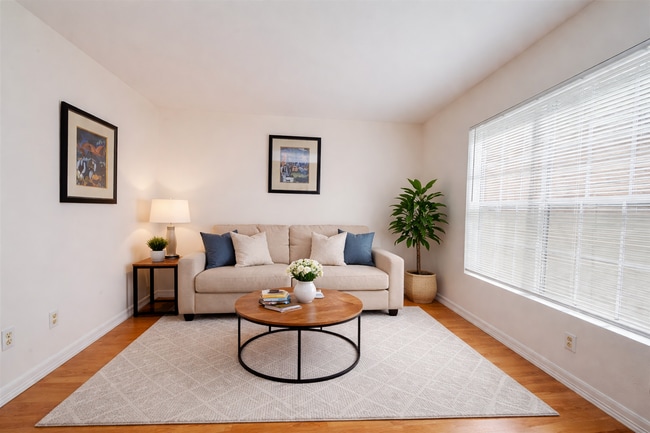 Building Photo - 5550 N Braeswood Blvd