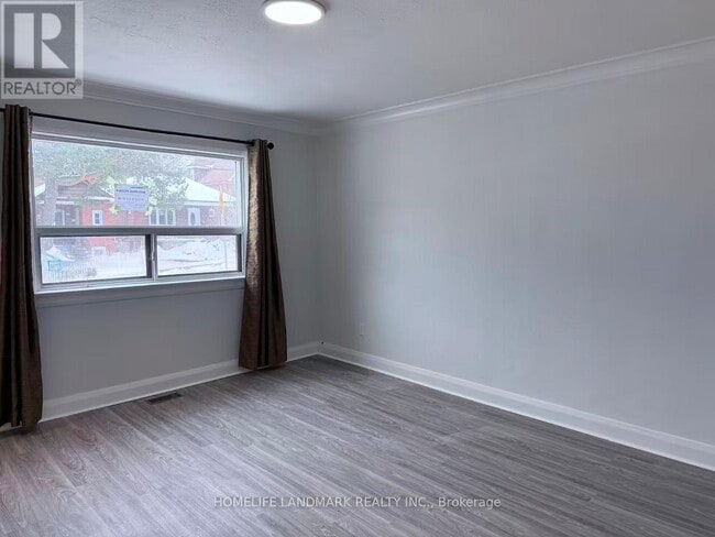 Building Photo - 393 Glenholme Ave