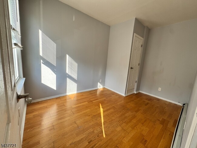 Foto del edificio - 114 W 17th St